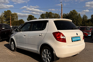 купить Шкода Fabia 2014, автосалон 