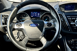 купить Форд Kuga 2013, автосалон 