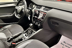 купить Шкода Octavia 2017, автосалон 