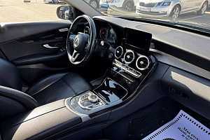 купить Мерседес C-Класс 2018, автосалон 