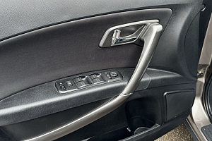 купить ФАВ Besturn X80 2019, автосалон 