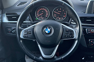 купить БМВ X1 2015, автосалон 