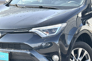 купить Тойота RAV4 2017, автосалон 