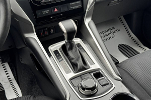 купить Мицубиси Pajero Sport 2018, автосалон 
