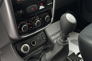 купить Рено Duster 2013, автосалон 