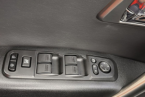 купить ФАВ Besturn X80 2018, автосалон 