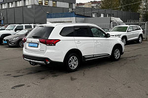 купить Мицубиси Outlander 2018, автосалон 