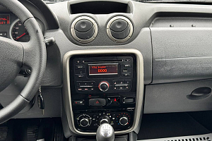 купить Рено Duster 2014, автосалон 