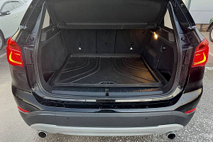 купить БМВ X1 2015, автосалон 