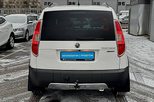 купить Шкода Roomster 2011, автосалон 