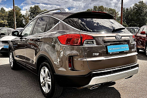 купить ФАВ Besturn X80 2018, автосалон 
