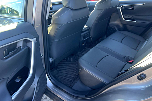 купить Тойота RAV4 2025, автосалон 