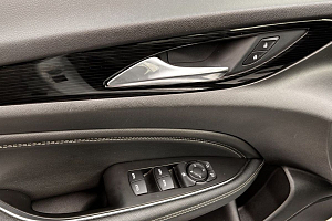 купить Опель Insignia 2018, автосалон 