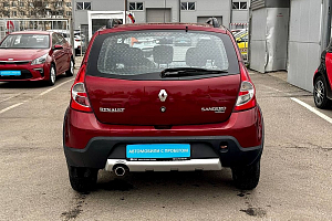 купить Рено Sandero 2012, автосалон 