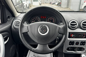 купить Рено Sandero 2012, автосалон 