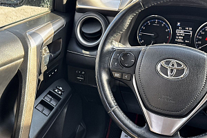 купить Тойота RAV4 2017, автосалон 