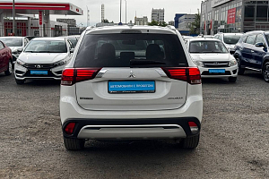 купить Мицубиси Outlander 2019, автосалон 