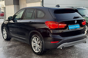 купить БМВ X1 2015, автосалон 