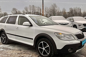 купить Шкода Octavia 2010, автосалон 