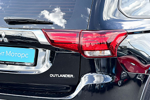 купить Мицубиси Outlander 2020, автосалон 