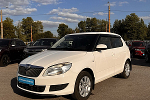 купить Шкода Fabia 2014, автосалон 