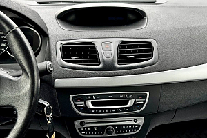 купить Рено Fluence 2012, автосалон 