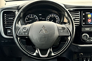 купить Мицубиси Outlander 2018, автосалон 
