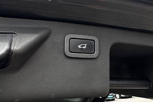 купить Ленд Discovery Sport 2015, автосалон 