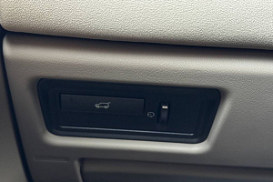 купить Ленд Range Rover Evoque 2013, автосалон 