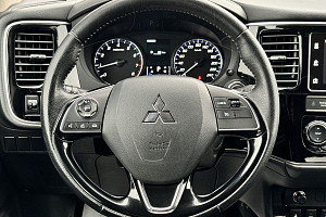 купить Мицубиси Outlander 2018, автосалон 