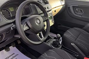купить Шкода Fabia 2014, автосалон 