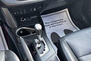 купить Тойота RAV4 2017, автосалон 