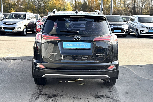 купить Тойота RAV4 2017, автосалон 