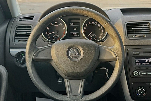 купить Шкода Yeti 2015, автосалон 