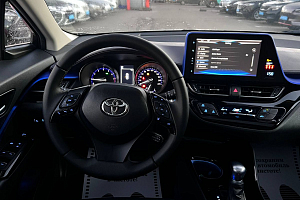 купить Тойота C-HR 2021, автосалон 