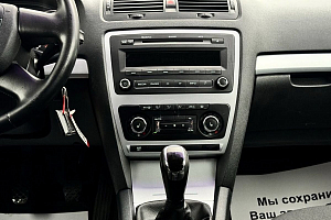 купить Шкода Octavia 2011, автосалон 