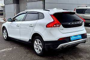 купить Вольво V40 Cross Country 2018, автосалон 