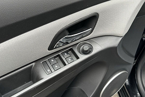 купить Шевроле Cruze 2013, автосалон 