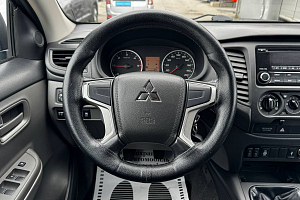 купить Мицубиси L200 2017, автосалон 