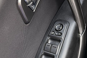 купить ФАВ Besturn X80 2017, автосалон 
