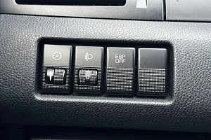 купить ФАВ Besturn X80 2017, автосалон 