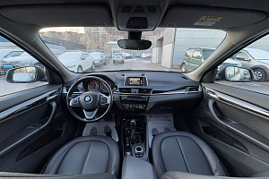 купить БМВ X1 2015, автосалон 