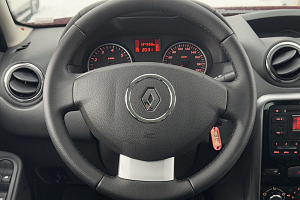 купить Рено Duster 2013, автосалон 