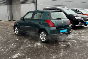 купить Сузуки Swift 2007, автосалон 