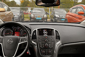 купить Опель Astra 2012, автосалон 