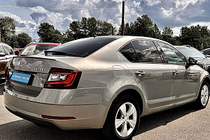 купить Шкода Octavia 2017, автосалон 