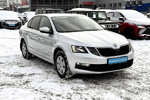 купить Шкода Octavia 2019, автосалон 