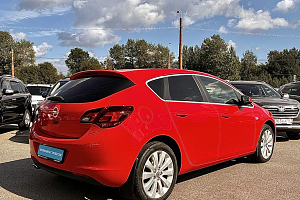 купить Опель Astra 2012, автосалон 