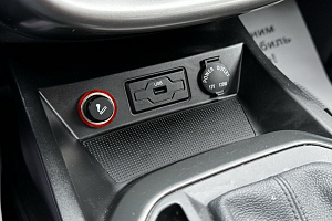 купить ФАВ Besturn X80 2019, автосалон 