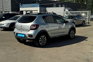 купить Рено Sandero 2021, автосалон 
